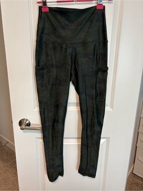 Sz M Silver Icing Exclusive Leggins